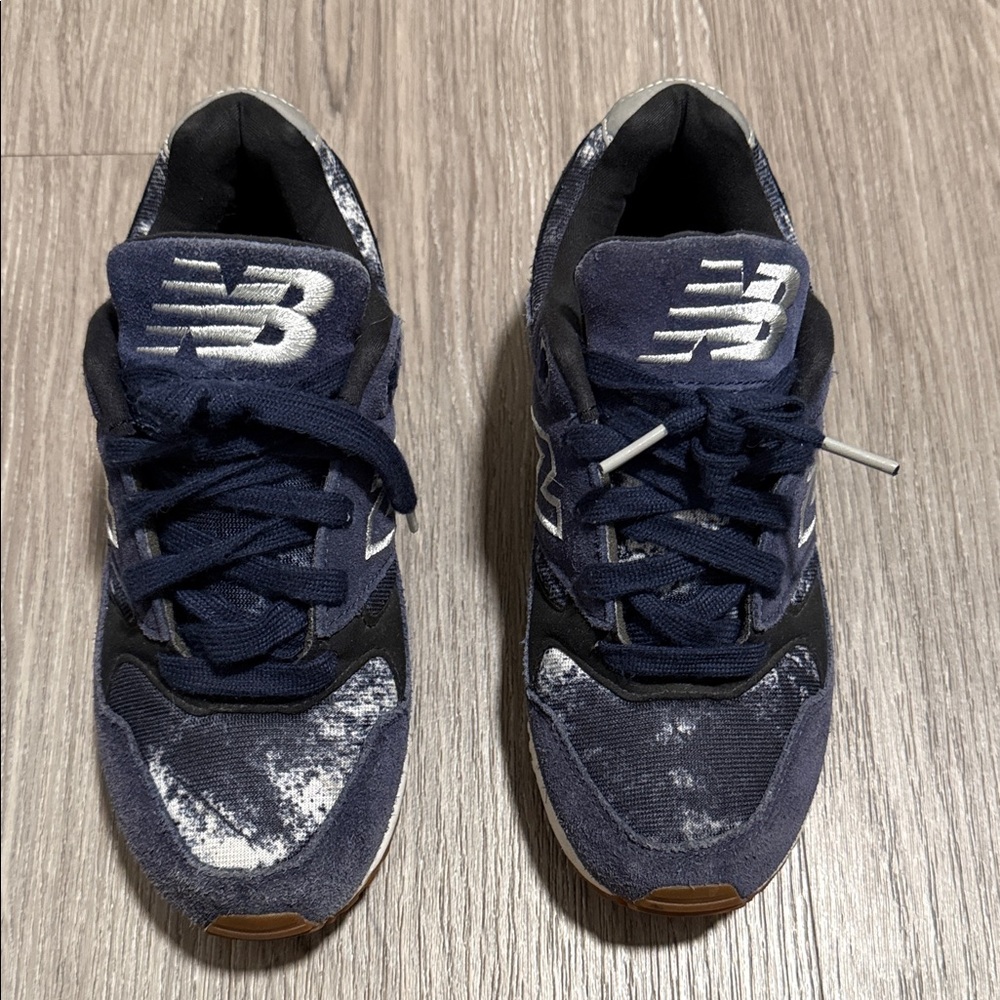 NEW BALANCE WOMEN'S SIZE 6.5 CLASSICS 530 90S TRAINING SHOES